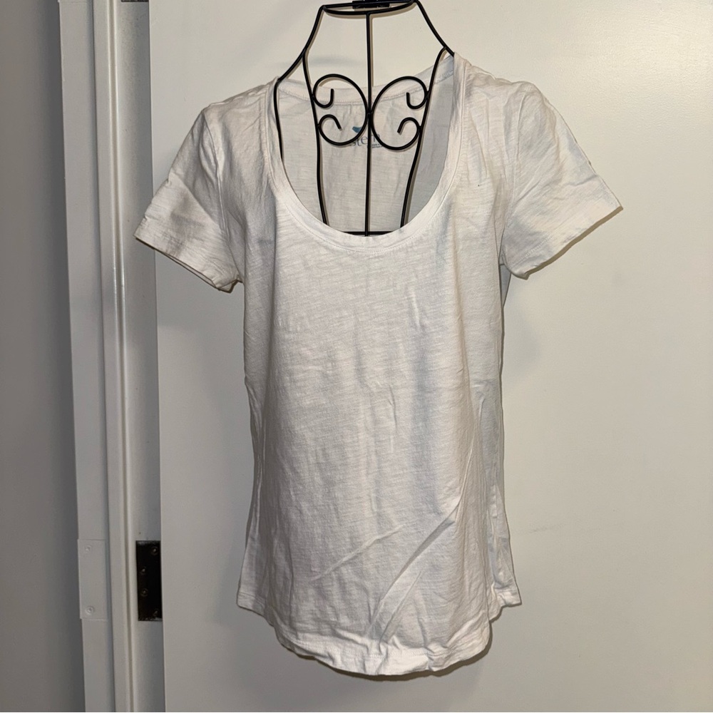 Stem White Scoop Neck Tee